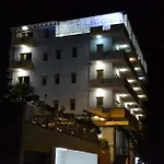 6 Milje ホテル クサミル