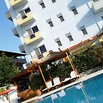 ホテル 6 Milje 4*