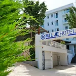 6 Milje ホテル クサミル