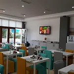 6 Milje ホテル 4*