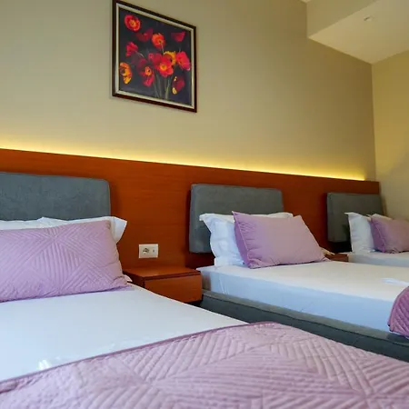 6 Milje Hotel