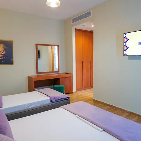 Hotel 6 Milje 4*
