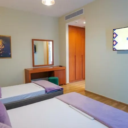 6 Milje Hotel