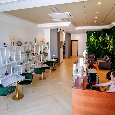 6 Milje Hotel
