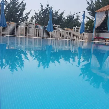 6 Milje Szálloda 4*
