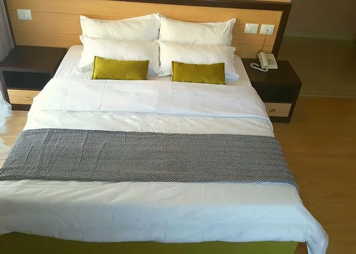6 Milje Hotel
