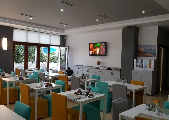 6 Milje Hotel 4*