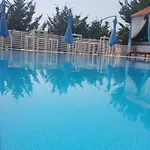 6 Milje Отель 4*