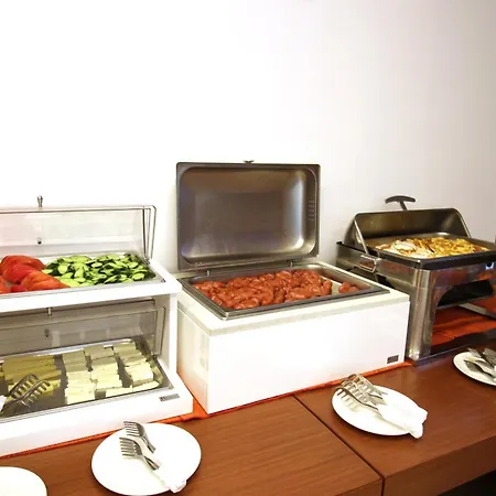 6 Milje Hotel 4*