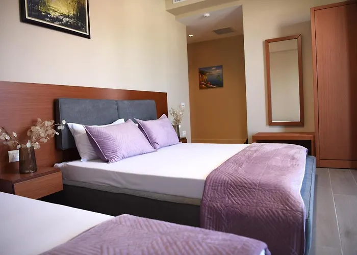 6 Milje Hotel 4*