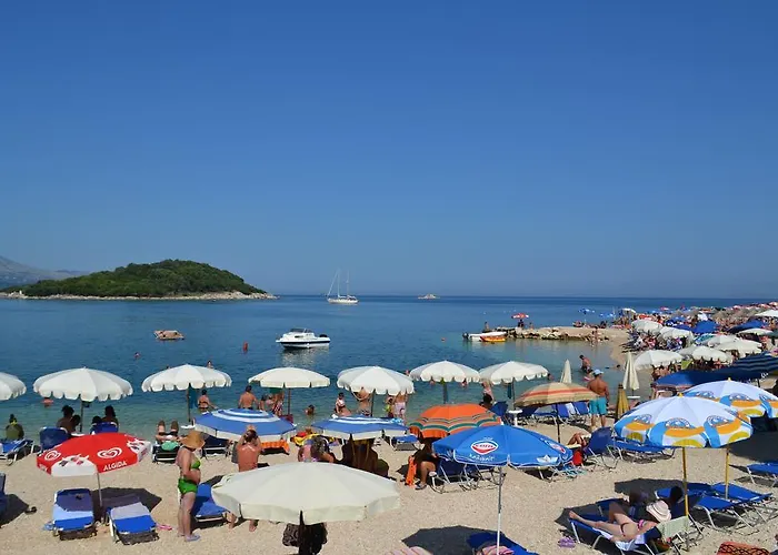 6 Milje Hotel 4*
